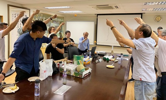 新舊校友會委員共建網络